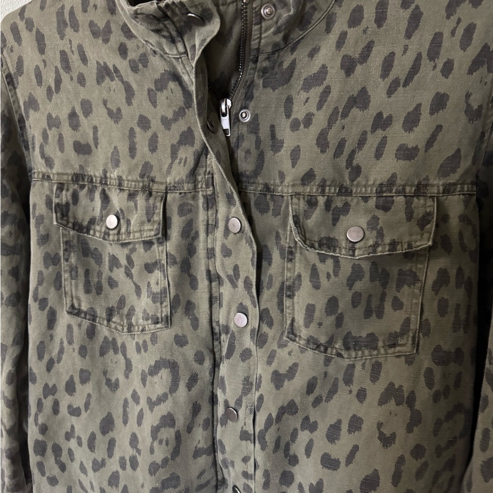 Rails Collins Jacket in Green Leopard
RAILS Medium - Picture 3 of 9